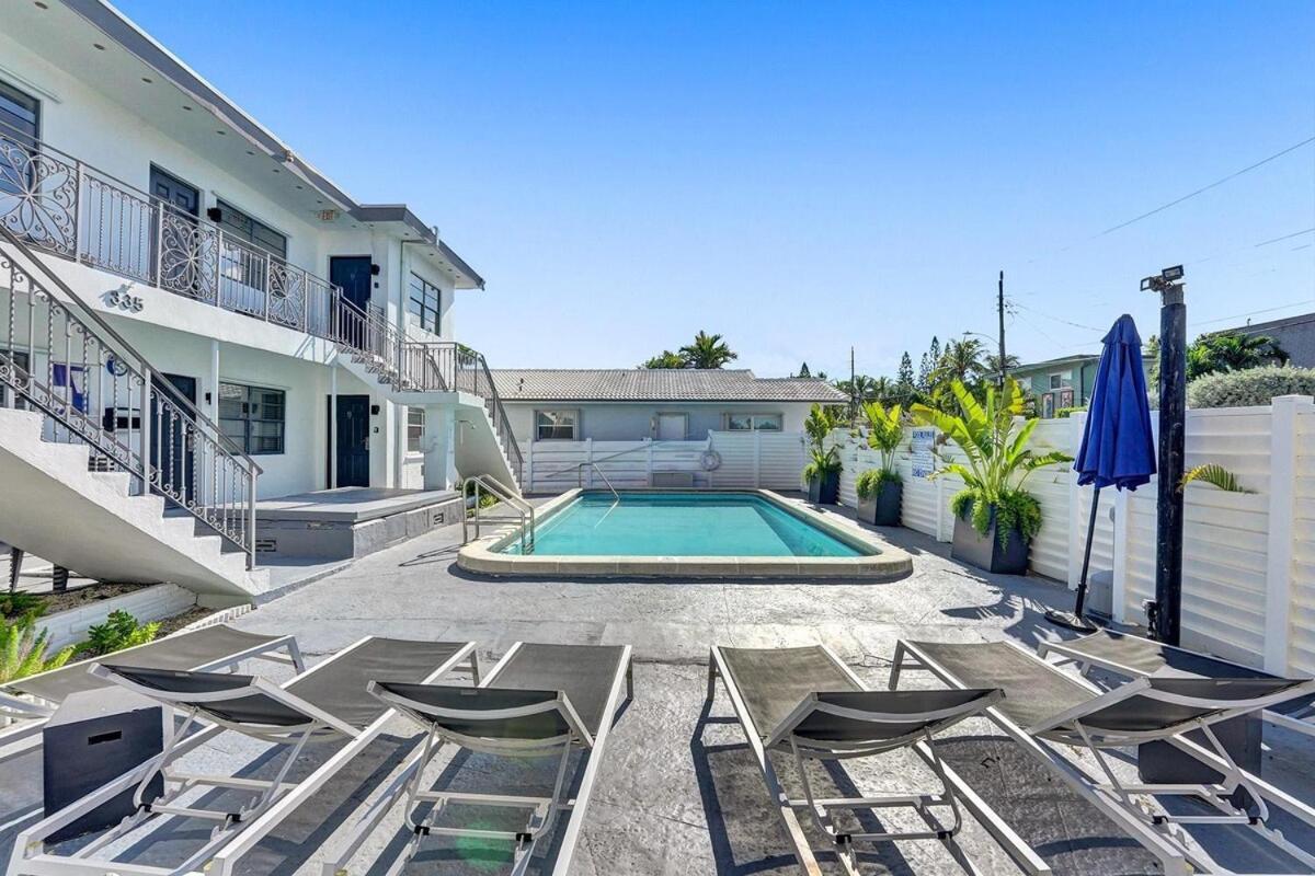 Waves On Desoto Rental Unit With Pool 好莱坞 外观 照片